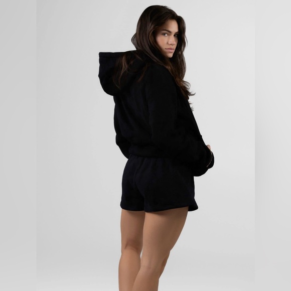 Comfrt Tranquil Sweat Shorts in Obsidian Black size 2XL - Picture 2 of 13